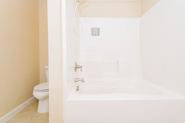 Building Photo - Charming Townhome in the Heart of Wake Forest!