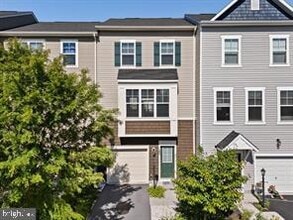 Building Photo - 105 Poinsettia Wy