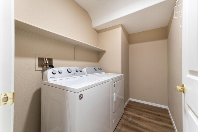 Building Photo - 6604 Lavender Lilly Ln