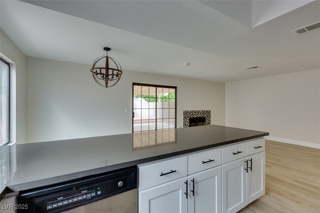 Building Photo - 2337 Chatfield Dr