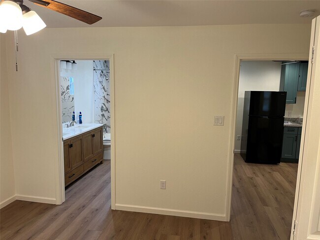 Building Photo - 535 Plymouth St