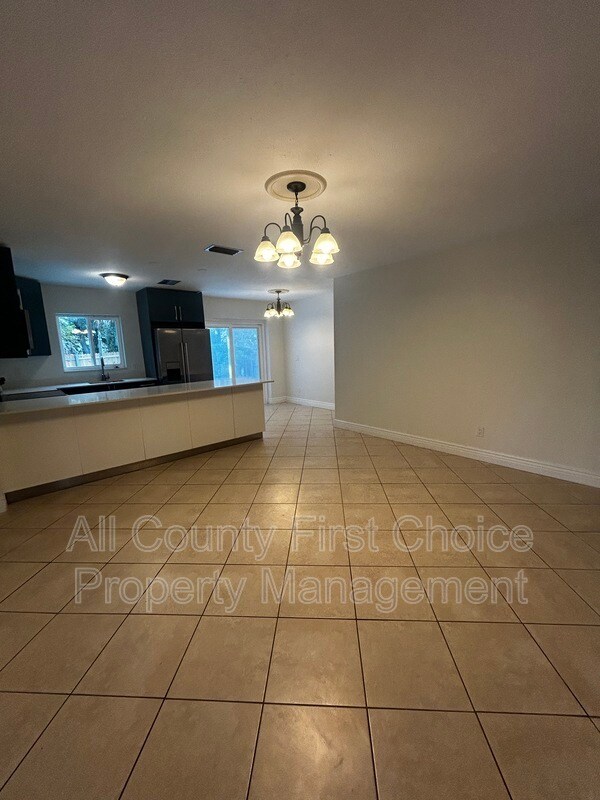 Building Photo - 9369 93rd Ave