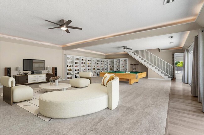 Building Photo - 209 Carriage Hill Ln