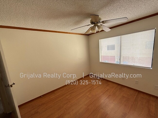Building Photo - Beautiful Multi-story Townhouse near Tucson Racquet and Swim Club (Prince/Country Club)