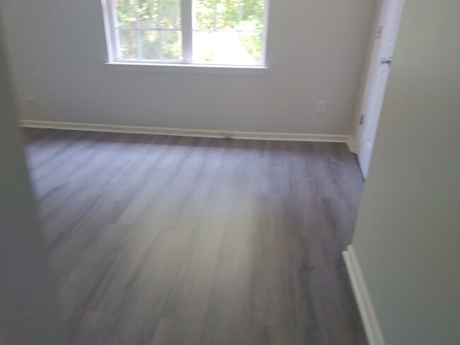 Building Photo - Townhome!!