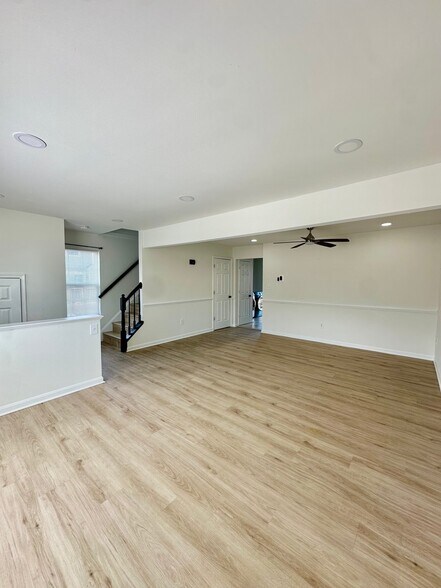 Building Photo - 9242 Jessica Dr