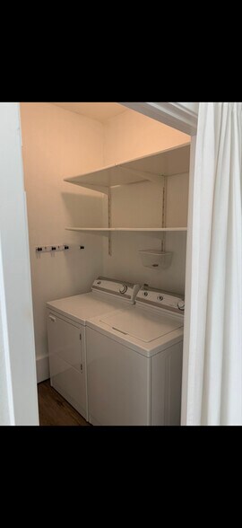 Building Photo - 3739 Almazan Dr