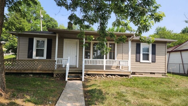 Building Photo - Nice Home on Corner Lot