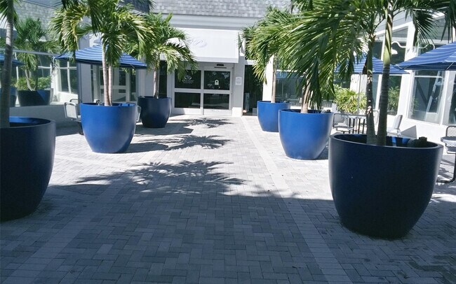 Building Photo - 307 Saxony Dr