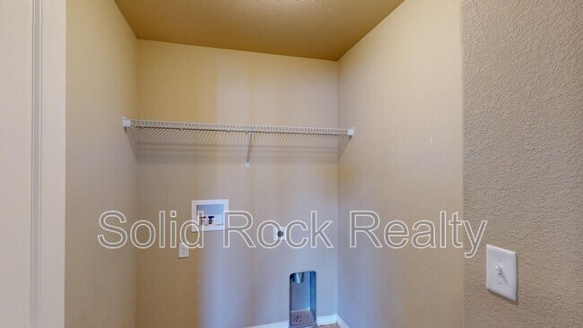 Building Photo - 3821 Reindeer Cir