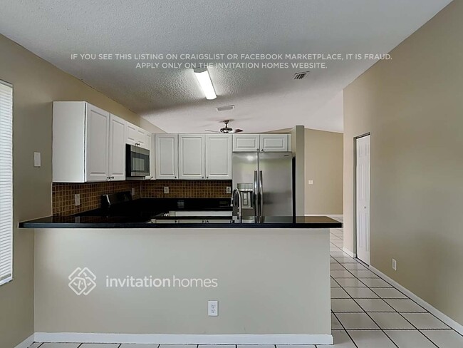 Building Photo - 16940 SW 142nd Pl