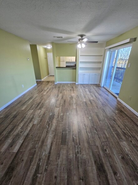 Building Photo - 10555 Turtlewood Ct