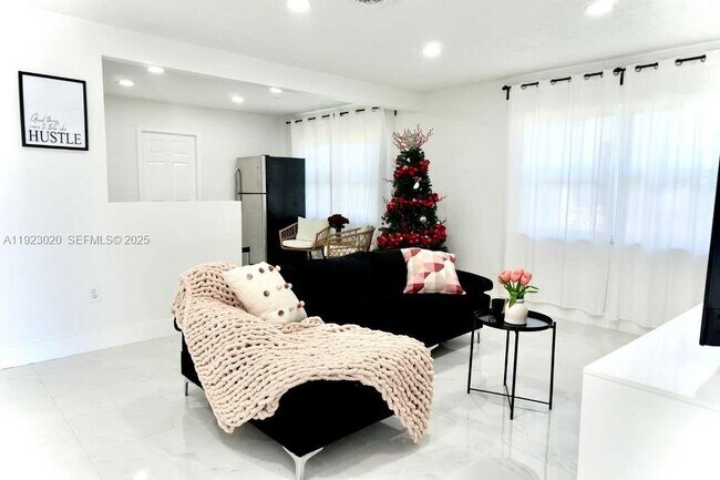 Building Photo - 1213 NW 6th Ave