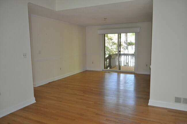Building Photo - 59 Byron Dr
