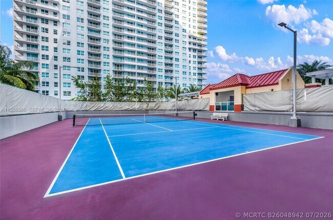 Building Photo - 1155 Brickell Bay Dr