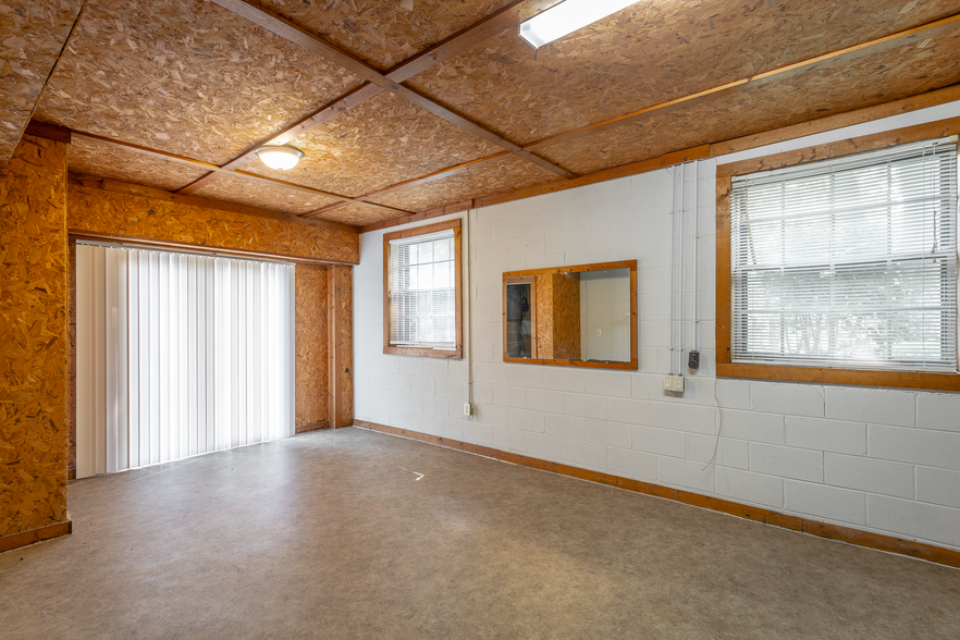 Building Photo - 218 Townsend Cir