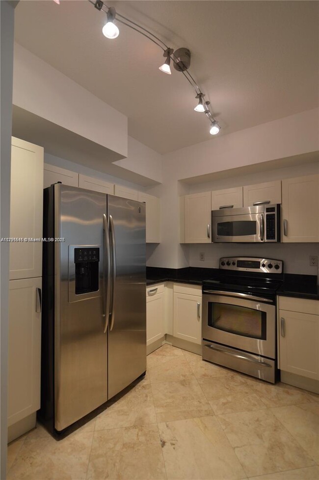 Building Photo - 7275 SW 89th St