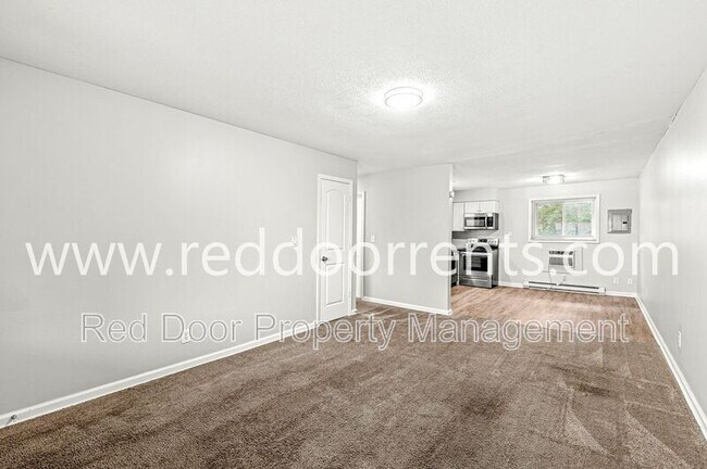 Building Photo - 10301 Medallion Dr