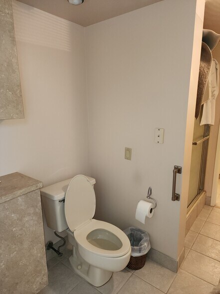 Building Photo - 5901 Camino del Sol St