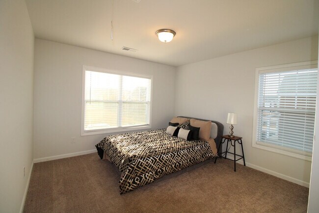 Building Photo - 445 Kittiwake Ln