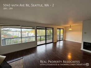 Building Photo - Laurelhurst Three Bedroom