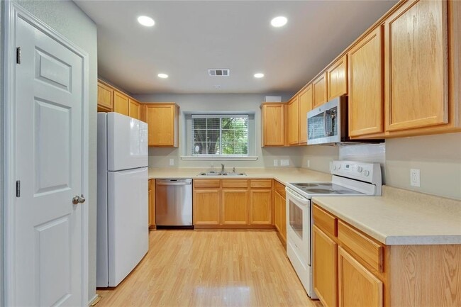 Building Photo - 2212 Melissa Oaks Ln