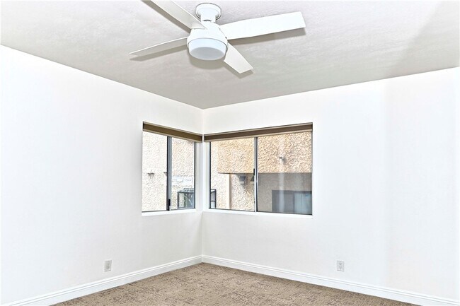 Building Photo - 1250 E Ocean Blvd