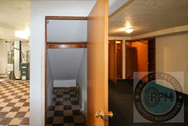 Building Photo - 6913 Bedford Ave