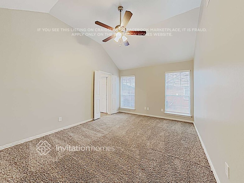 Building Photo - 8490 Hidden Spring Dr
