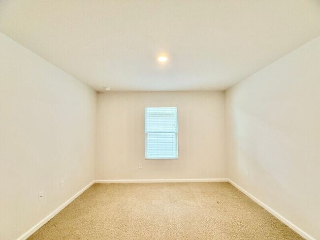 Building Photo - 5801 Guinevere Ln