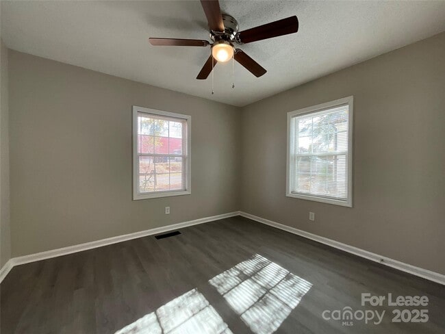 Building Photo - 1501 Madison St