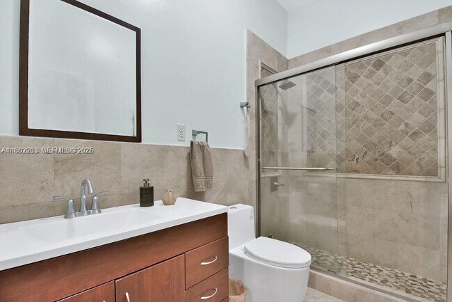 Building Photo - 5425 SW 190th Ave