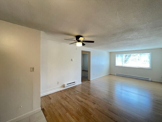 Building Photo - 173 Loudon Rd