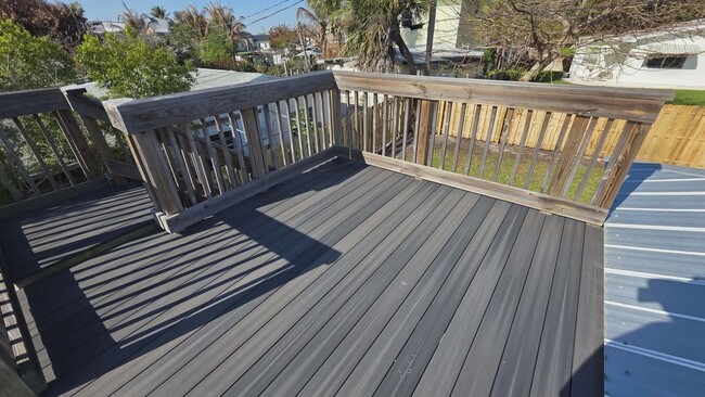 Building Photo - 1036 NE Wright Ave