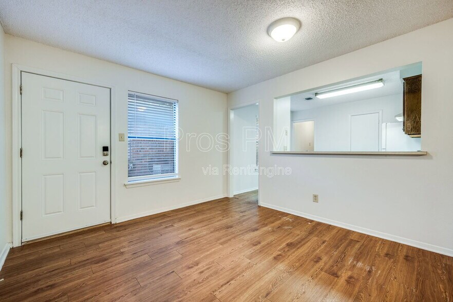 Building Photo - 329 Casie Ct