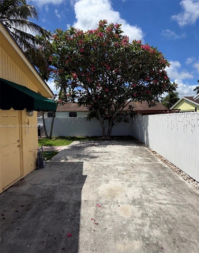 Building Photo - 13220 SW 86th Ln
