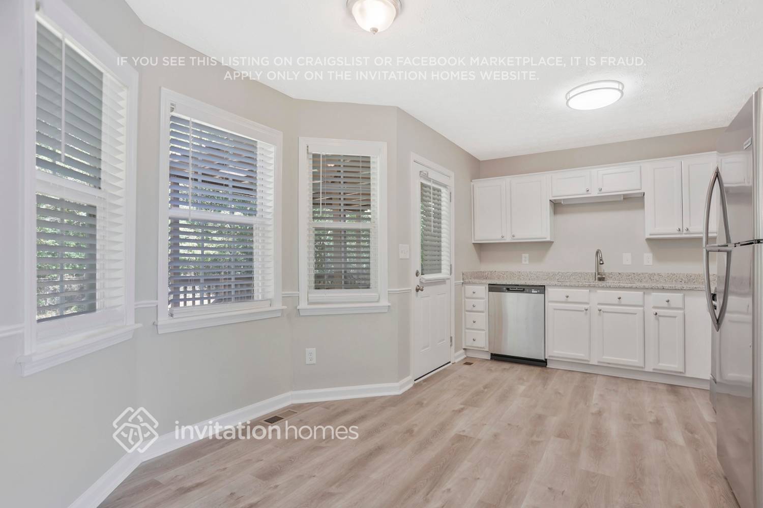 Building Photo - 301 Willow Ln