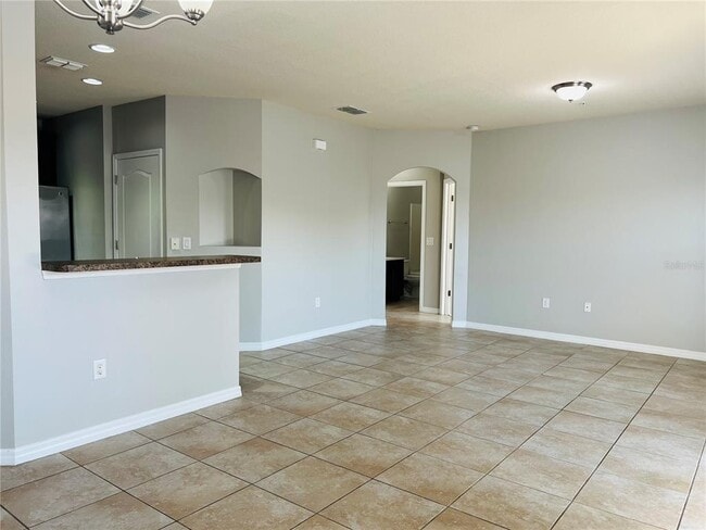 Building Photo - 6562 S Goldenrod Rd