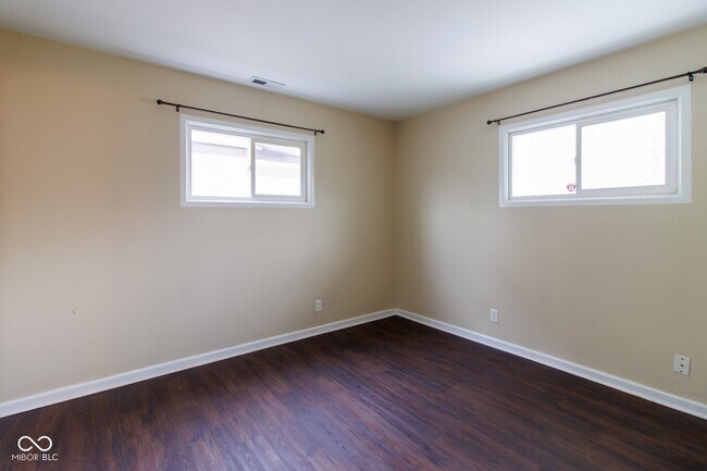 Building Photo - 4929 Katherine Dr