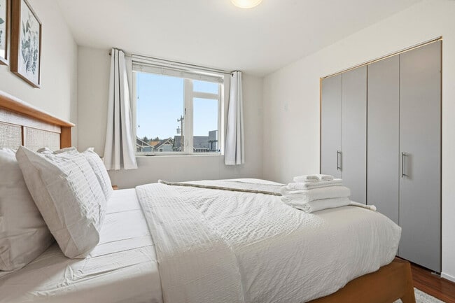 Building Photo - 1464 NW 70th St