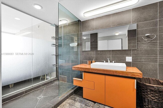 Building Photo - 2155 Washington Ct