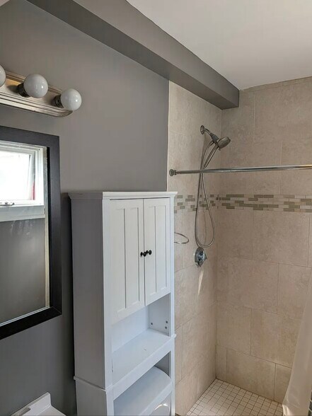 Bathroom - 9 Derne St