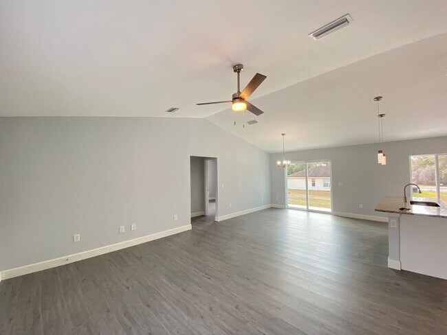 Building Photo - Desirable SW Ocala Neighborhood 3/2/2 **WON'T LAST**