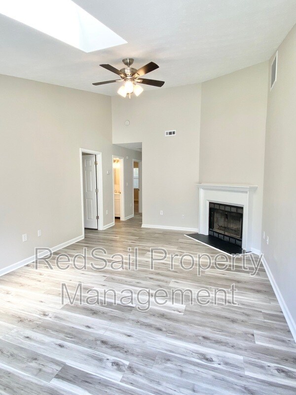 Building Photo - 39 Whites Ln