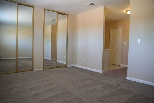 Building Photo - 2308 Wildwood Ct