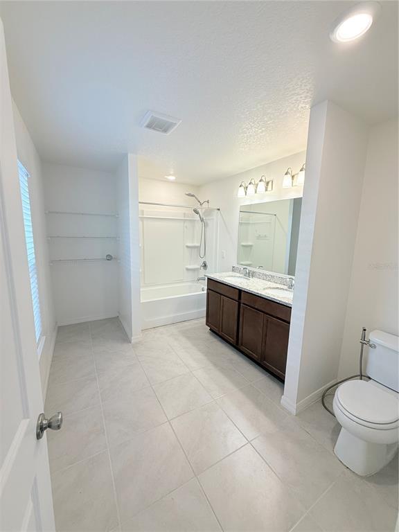 Building Photo - 13049 Thatch Palm Wy