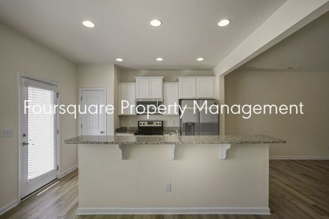 Building Photo - Townhome | Open Floor Plan | Washer/Dryer ...