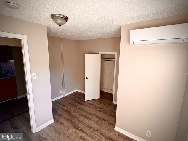 Building Photo - 220 Delsea Dr