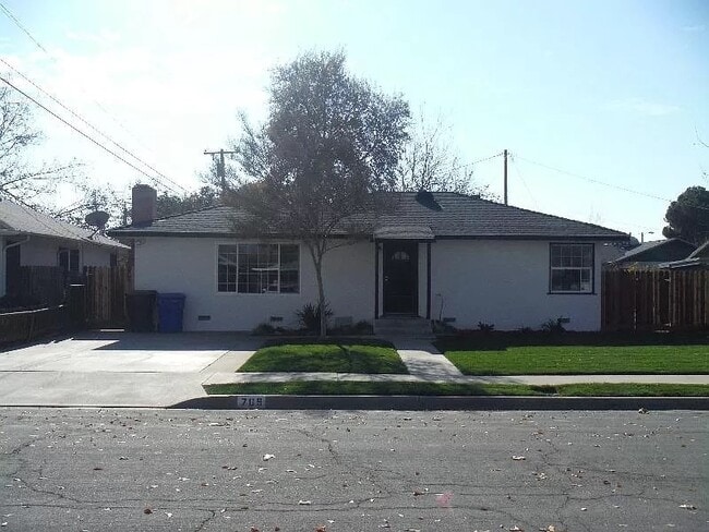 Primary Photo - 709 W Malone St