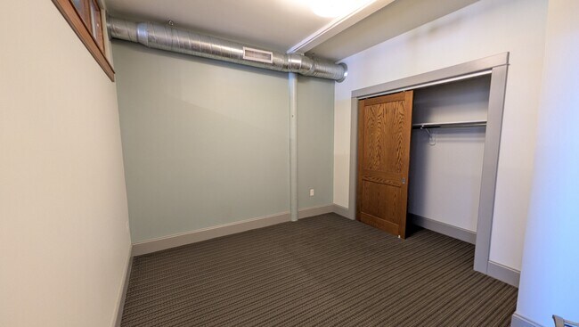 Building Photo - 149 Swan St